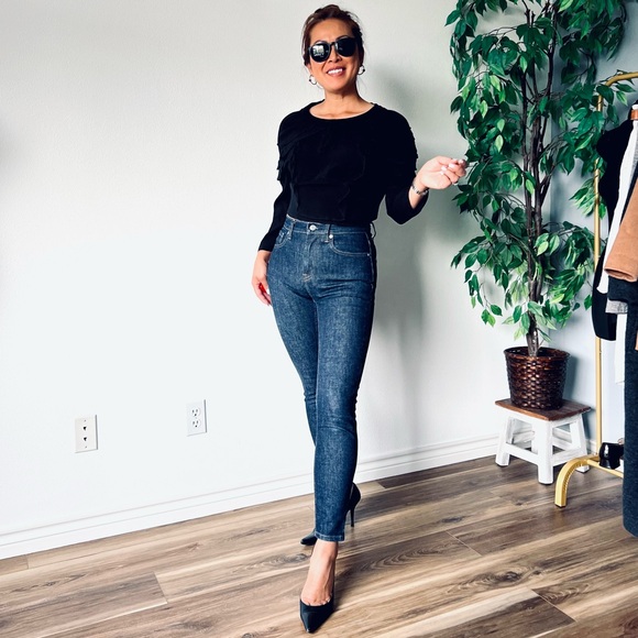 For Love and Lemons Revolve
Poppy Ruffle Cropped Top Blouse - Picture 9 of 12